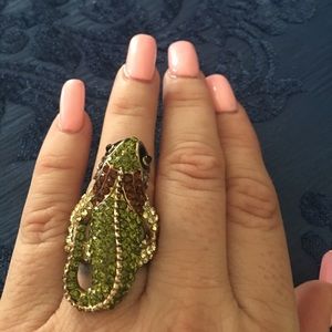 🦋Adorable SOLD 💯NWOT stretch ring💎little lizard ❤️SOLD!❤️
